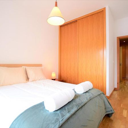 Marina De Albufeira T1 Ate 2 Pax Ou T2 Ate 6 Pax Com Piscina E Vista Marina Apartment Exterior photo