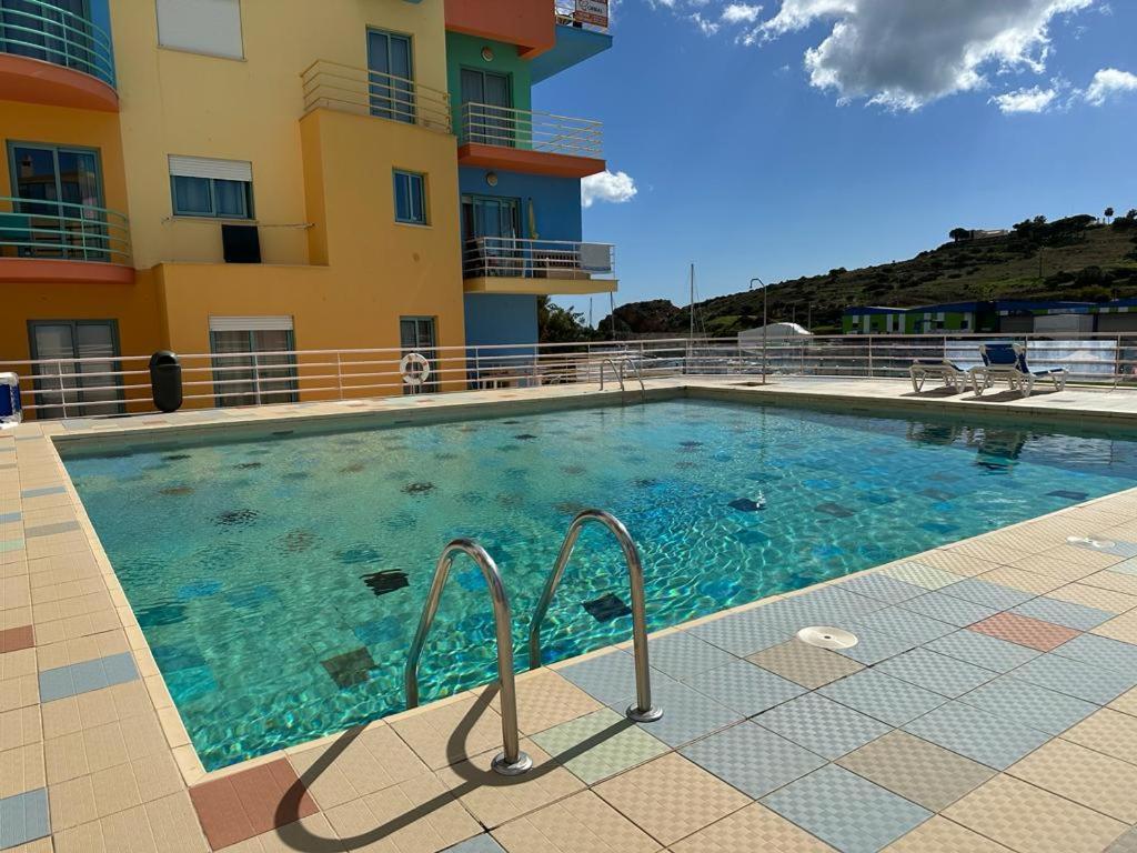 Marina De Albufeira T1 Ate 2 Pax Ou T2 Ate 6 Pax Com Piscina E Vista Marina Apartment Exterior photo