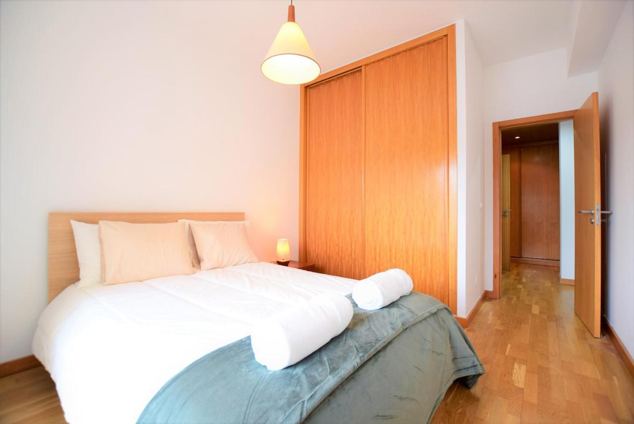 Marina De Albufeira T1 Ate 2 Pax Ou T2 Ate 6 Pax Com Piscina E Vista Marina Apartment Exterior photo